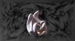 This NFT capture the sculpture "Maternity" by Natalino Sammartin